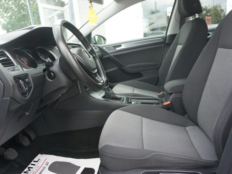 Volkswagen Golf z polskiego salonu, serwisowany, rok gwarancji, VII (2012-)