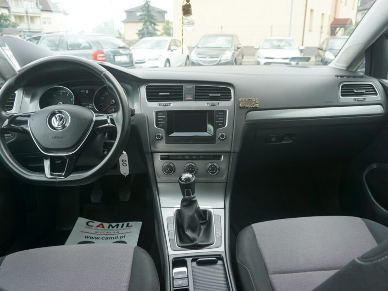 Volkswagen Golf z polskiego salonu, serwisowany, rok gwarancji, VII (2012-)