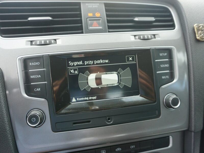 Volkswagen Golf z polskiego salonu, serwisowany, rok gwarancji, VII (2012-)