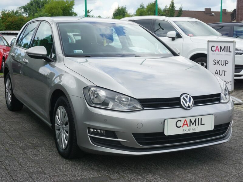 Volkswagen Golf z polskiego salonu, serwisowany, rok gwarancji, VII (2012-)