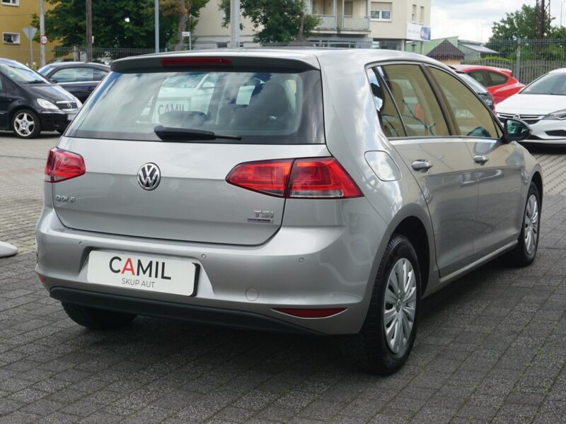 Volkswagen Golf z polskiego salonu, serwisowany, rok gwarancji, VII (2012-)