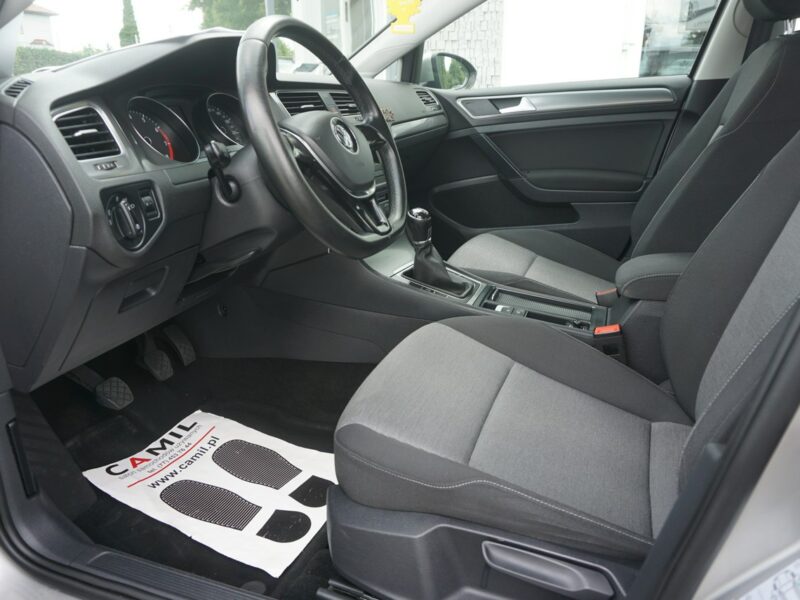 Volkswagen Golf z polskiego salonu, serwisowany, rok gwarancji, VII (2012-)