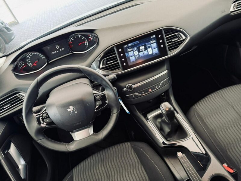 Peugeot 308 1.2 Benzyna* 81 KM* ZAREJESTROWANY* T9 (2014-2021)
