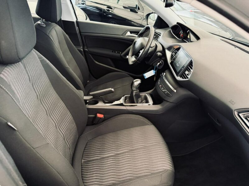 Peugeot 308 1.2 Benzyna* 81 KM* ZAREJESTROWANY* T9 (2014-2021)