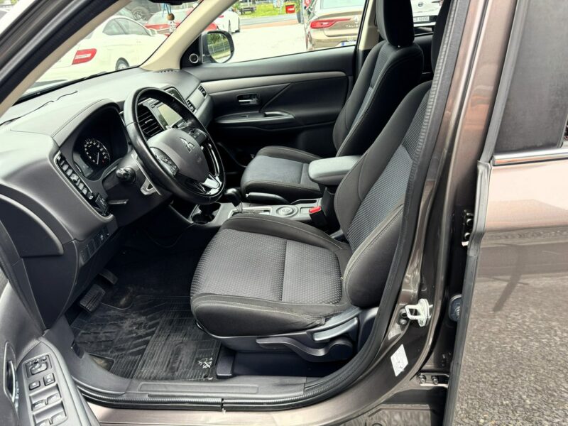 Mitsubishi Outlander 4x4, PL Salon, 7-dmio Osobowy, LED, Kamera cofani, Tempomat, Bluetooth III (2012-)