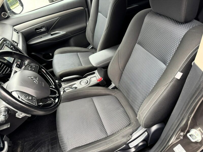 Mitsubishi Outlander 4x4, PL Salon, 7-dmio Osobowy, LED, Kamera cofani, Tempomat, Bluetooth III (2012-)
