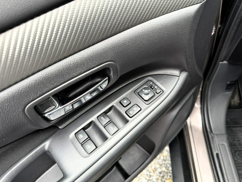Mitsubishi Outlander 4x4, PL Salon, 7-dmio Osobowy, LED, Kamera cofani, Tempomat, Bluetooth III (2012-)