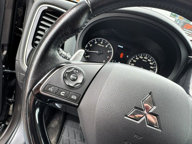 Mitsubishi Outlander 4x4, PL Salon, 7-dmio Osobowy, LED, Kamera cofani, Tempomat, Bluetooth III (2012-)