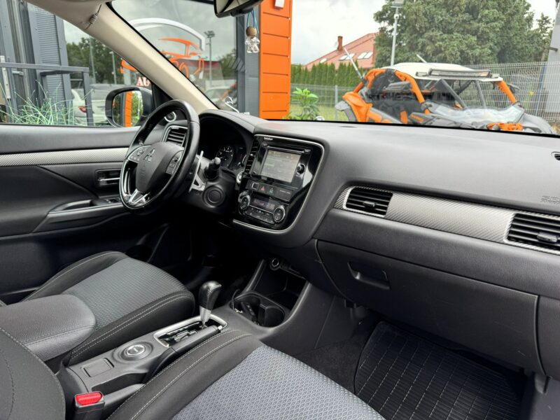 Mitsubishi Outlander 4x4, PL Salon, 7-dmio Osobowy, LED, Kamera cofani, Tempomat, Bluetooth III (2012-)