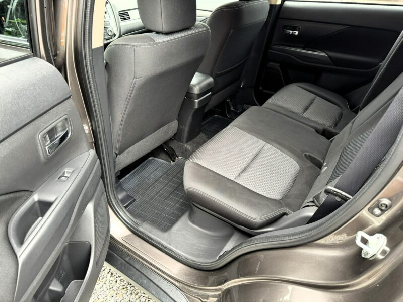 Mitsubishi Outlander 4x4, PL Salon, 7-dmio Osobowy, LED, Kamera cofani, Tempomat, Bluetooth III (2012-)