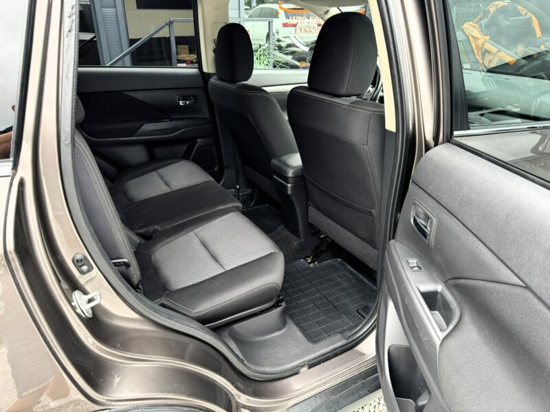 Mitsubishi Outlander 4x4, PL Salon, 7-dmio Osobowy, LED, Kamera cofani, Tempomat, Bluetooth III (2012-)