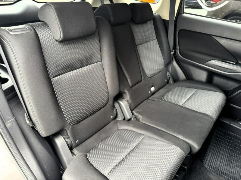 Mitsubishi Outlander 4x4, PL Salon, 7-dmio Osobowy, LED, Kamera cofani, Tempomat, Bluetooth III (2012-)