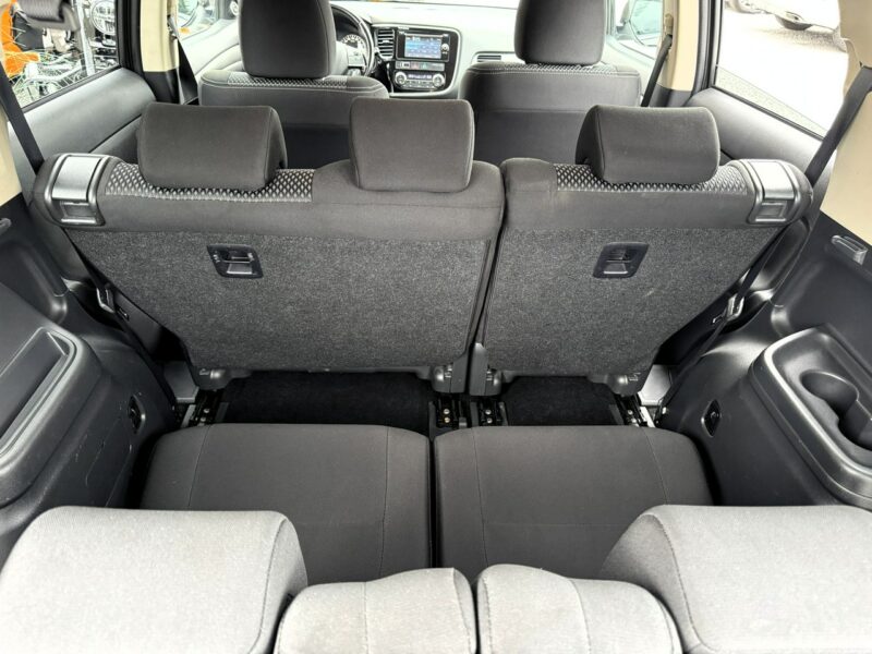 Mitsubishi Outlander 4x4, PL Salon, 7-dmio Osobowy, LED, Kamera cofani, Tempomat, Bluetooth III (2012-)