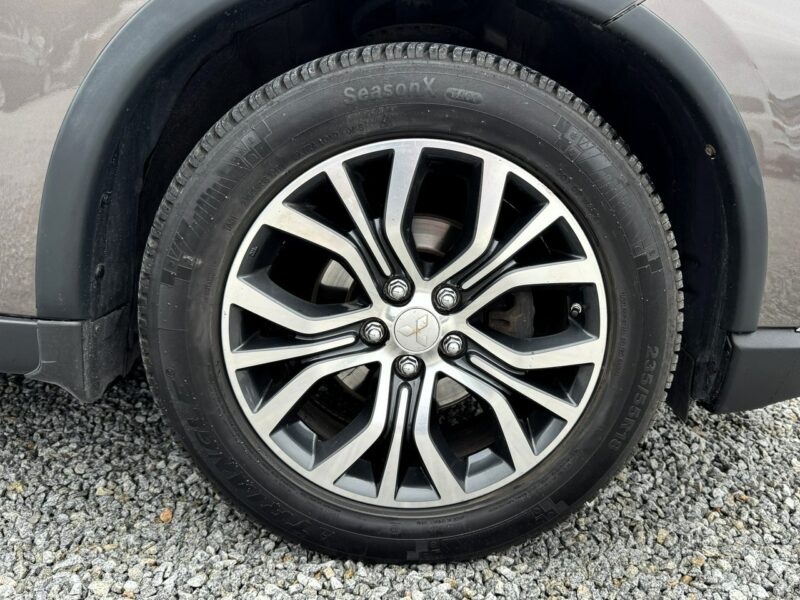 Mitsubishi Outlander 4x4, PL Salon, 7-dmio Osobowy, LED, Kamera cofani, Tempomat, Bluetooth III (2012-)