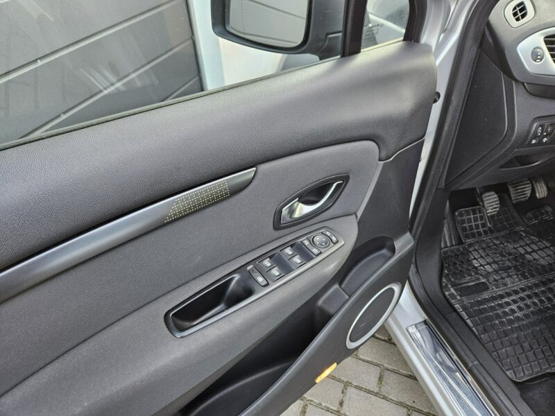 Renault Scenic 1.4 TCe 130KM benzyna DOINWESTOWANY zadbany BDB WYPOSAŻENIE BDB stan III (2009-2016)