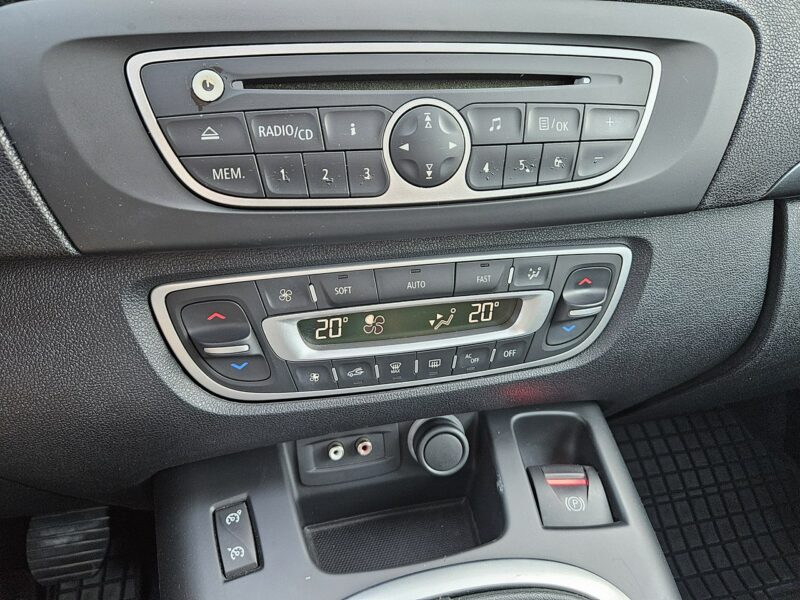 Renault Scenic 1.4 TCe 130KM benzyna DOINWESTOWANY zadbany BDB WYPOSAŻENIE BDB stan III (2009-2016)