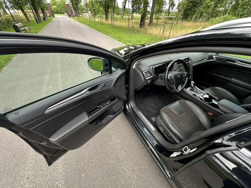 Ford Mondeo MK5 2.0 TDCI 180 Koni Convers Titanium Led Navi PowerShift Alu 18 Mk5 (2014-)