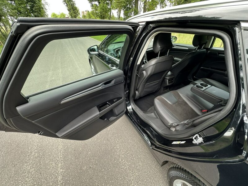Ford Mondeo MK5 2.0 TDCI 180 Koni Convers Titanium Led Navi PowerShift Alu 18 Mk5 (2014-)