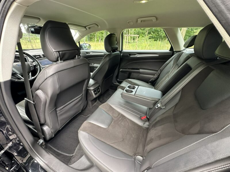 Ford Mondeo MK5 2.0 TDCI 180 Koni Convers Titanium Led Navi PowerShift Alu 18 Mk5 (2014-)