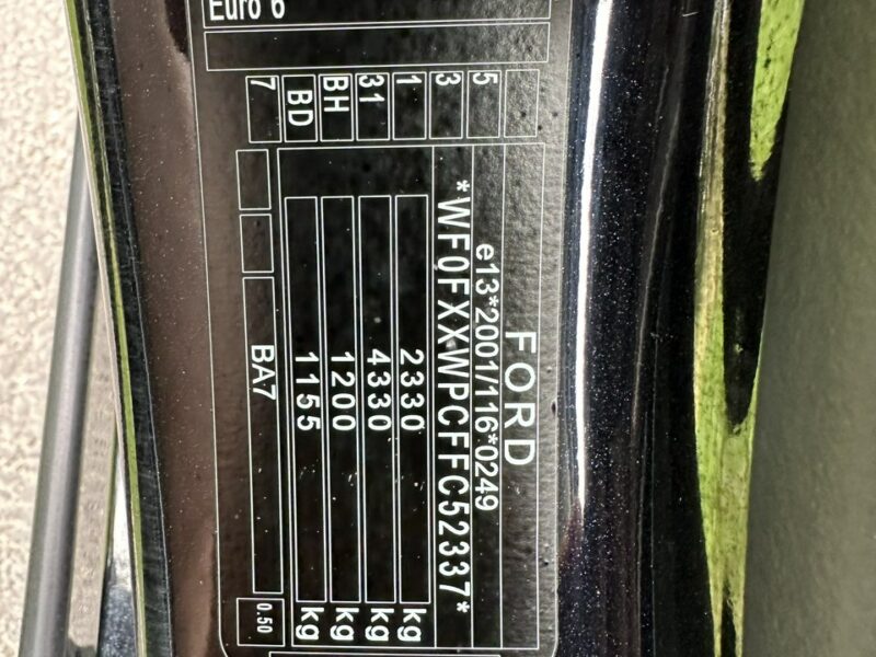 Ford Mondeo MK5 2.0 TDCI 180 Koni Convers Titanium Led Navi PowerShift Alu 18 Mk5 (2014-)