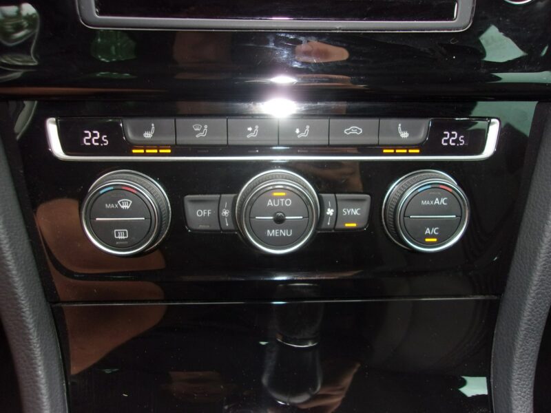 Volkswagen Golf Klimatronic 2-strefowy, PDC 2x, Podgrz. fotele, Nawigacja, Gwarancja VII (2012-)