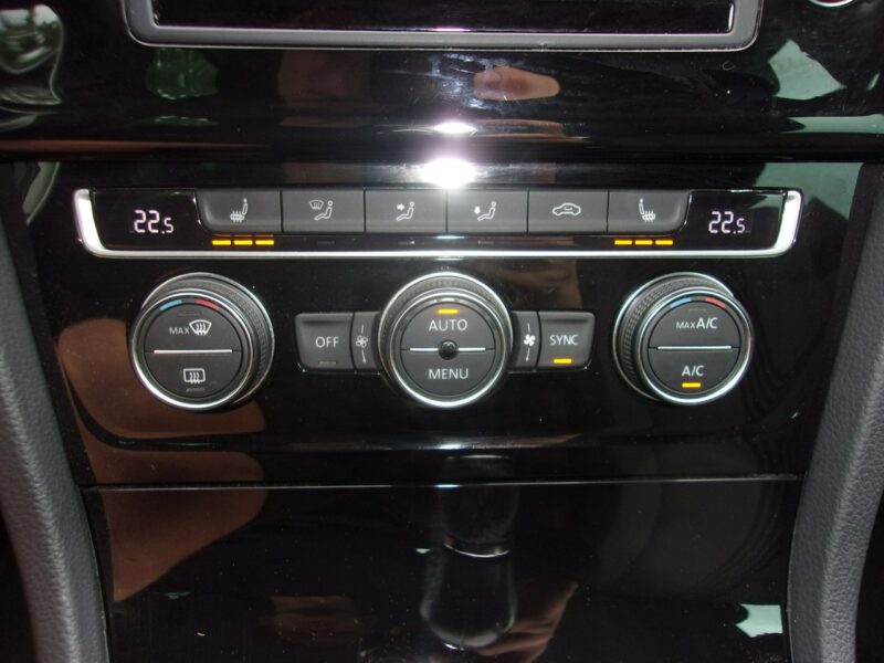 Volkswagen Golf Klimatronic 2-strefowy, PDC 2x, Podgrz. fotele, Nawigacja, Gwarancja VII (2012-)