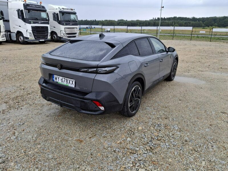 Peugeot 408