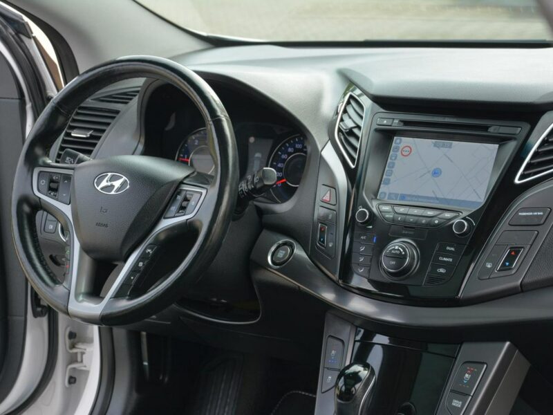 Hyundai i40 Lift Premium Skóry bi-Xenon Ledy Panorama Navi Wentylacja EL.Klapa