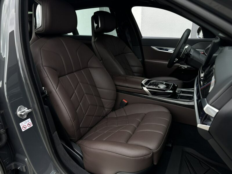BMW 750 750e xDrive, Individual, Salon PL, FV-23%, Masaże przód i tył, pakiety G70(2022-)