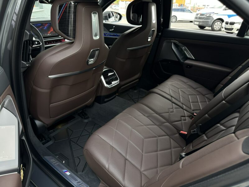 BMW 750 750e xDrive, Individual, Salon PL, FV-23%, Masaże przód i tył, pakiety G70(2022-)