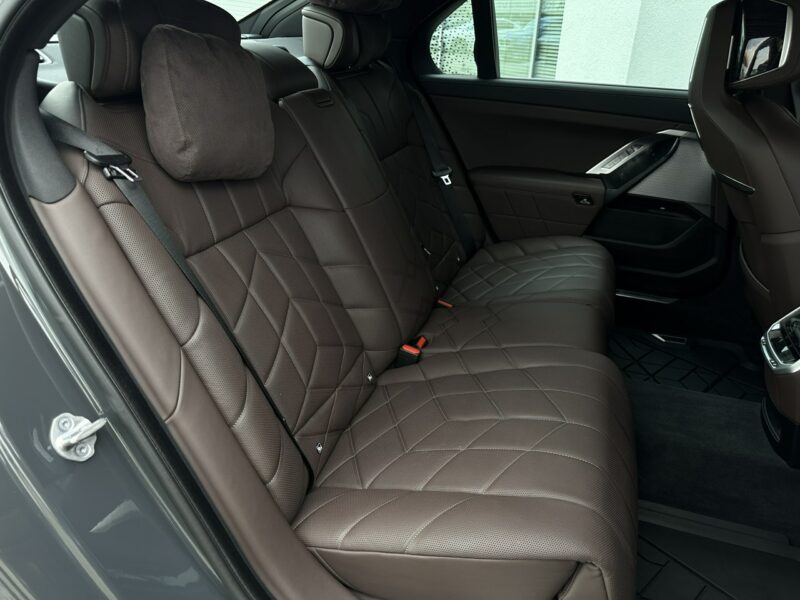 BMW 750 750e xDrive, Individual, Salon PL, FV-23%, Masaże przód i tył, pakiety G70(2022-)