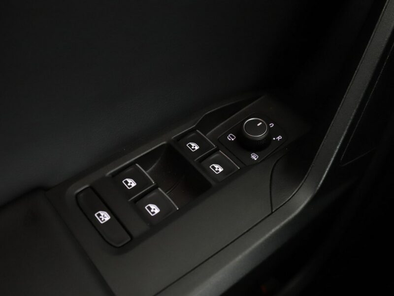 Seat Leon DSG mHEV full LED virtual cocopit navi kamera i czujniki parkowania IV (2020 - )
