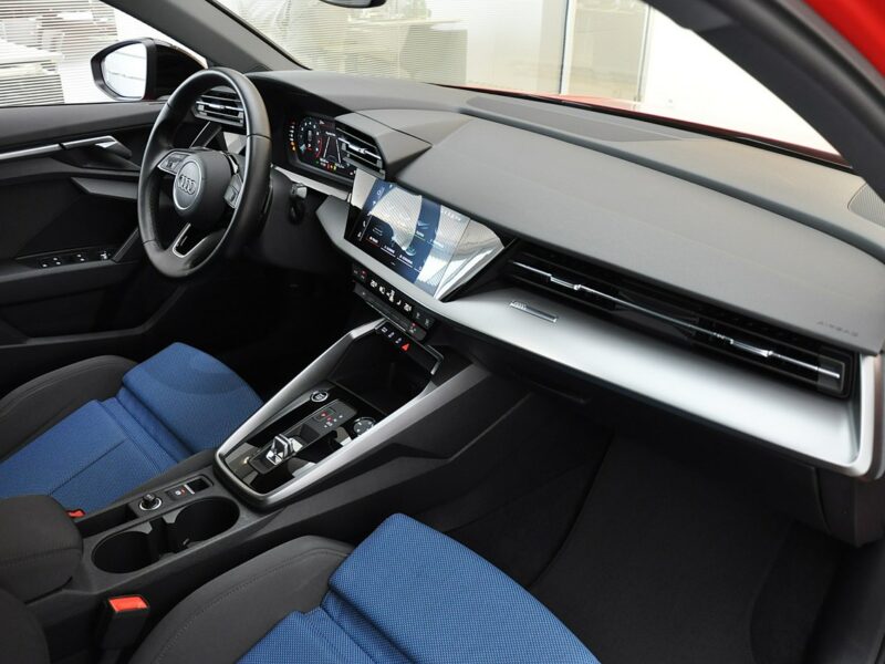 Audi A3 35 TFSI Stronic SportSedan B&O MatrixLed BlackPak. SportoweZawieszenie 8Y