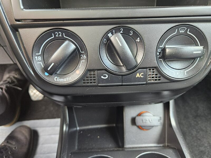 Volkswagen Fox Klimatyzacja / Wspomaganie kierownicy / ABS