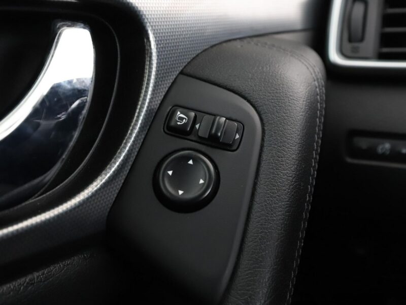 Nissan Qashqai 1.2 N-Connecta Klimatronik Tempomat Nawigacja Grzane Fotele Kamery LED II (2013-2021)