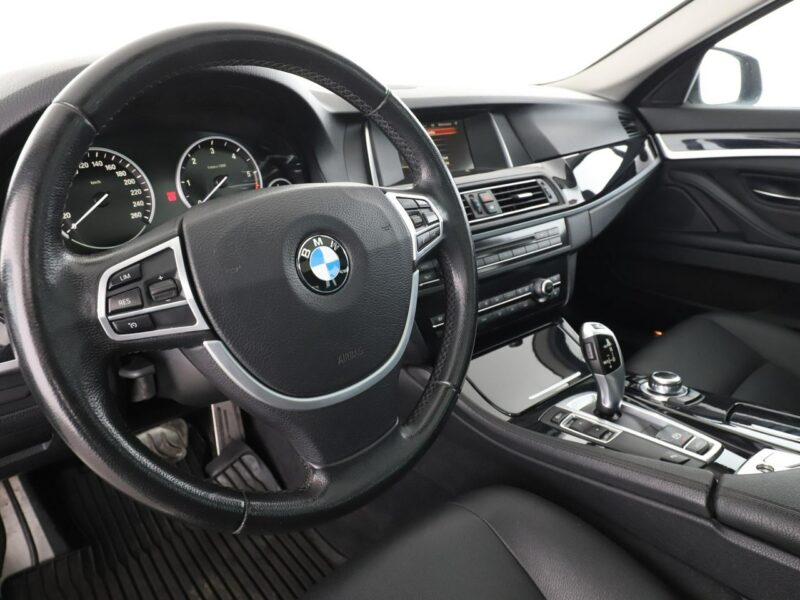 BMW 520 Bi-xenon Automat Navi Klimatyzacja Panorama Skórzana tapicerka Podgrze F10 (2009-2017)
