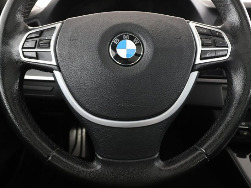 BMW 520 Bi-xenon Automat Navi Klimatyzacja Panorama Skórzana tapicerka Podgrze F10 (2009-2017)