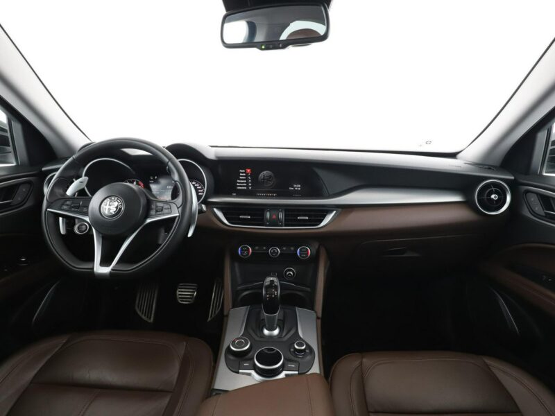 Alfa Romeo Stelvio Executive automat 4x4 280KM skóra panorama ACC PDC-kamera