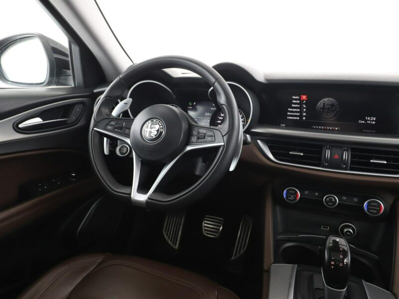 Alfa Romeo Stelvio Executive automat 4x4 280KM skóra panorama ACC PDC-kamera