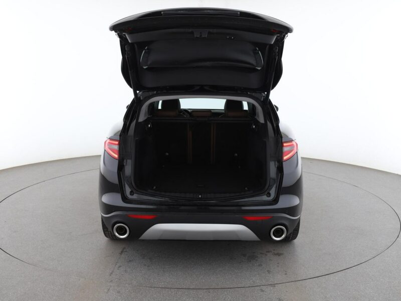 Alfa Romeo Stelvio Executive automat 4x4 280KM skóra panorama ACC PDC-kamera