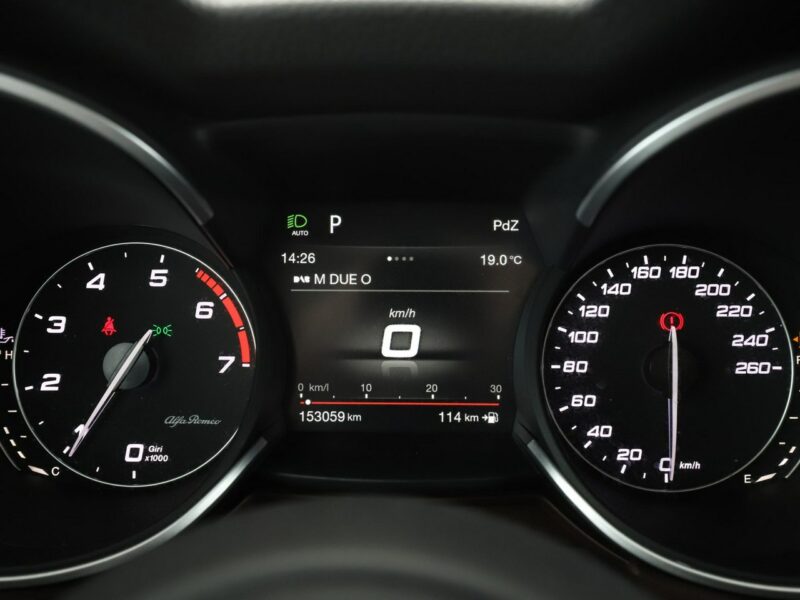 Alfa Romeo Stelvio Executive automat 4x4 280KM skóra panorama ACC PDC-kamera