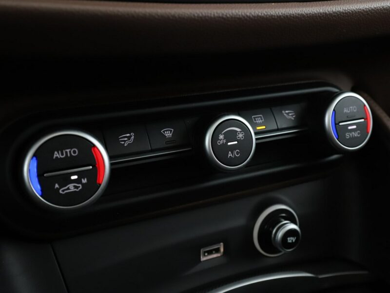 Alfa Romeo Stelvio Executive automat 4x4 280KM skóra panorama ACC PDC-kamera