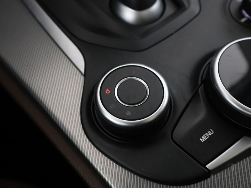 Alfa Romeo Stelvio Executive automat 4x4 280KM skóra panorama ACC PDC-kamera