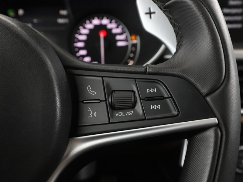 Alfa Romeo Stelvio Executive automat 4x4 280KM skóra panorama ACC PDC-kamera