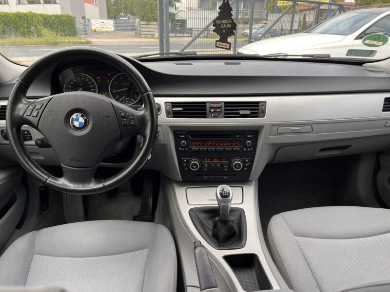 BMW 318 2.0 1wł Klima Alu Czujki Parkowan 6 biegów Bez Rdzy Stan BDB BEzwypadk E90 (2005-2012)