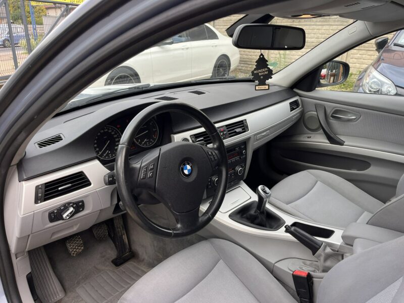 BMW 318 2.0 1wł Klima Alu Czujki Parkowan 6 biegów Bez Rdzy Stan BDB BEzwypadk E90 (2005-2012)