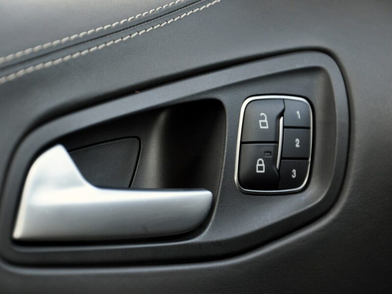 Ford Kuga 2,0TDCi 180KM ViGNALE/AWD/Skóra/Serwis/FullLed/BLiS/Navi/Android/PDC II (2012-)
