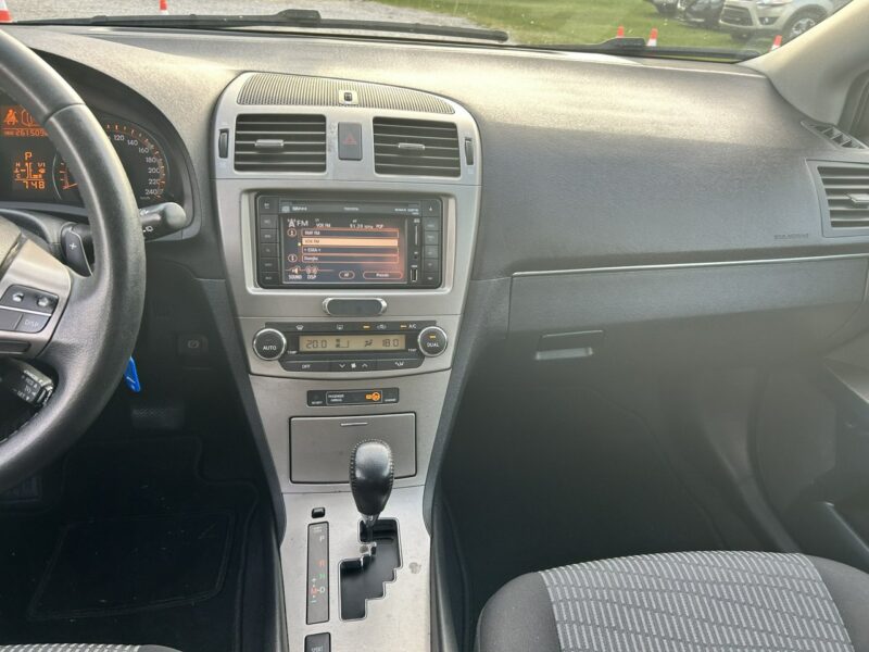 Toyota Avensis Super stan III (2009-)