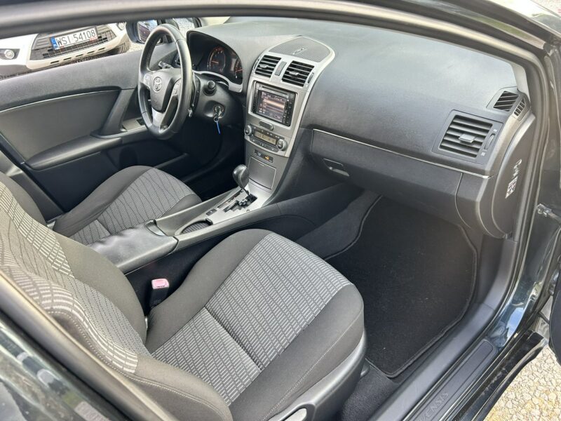Toyota Avensis Super stan III (2009-)