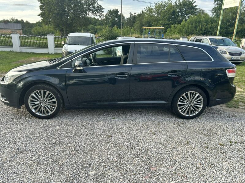 Toyota Avensis Super stan III (2009-)